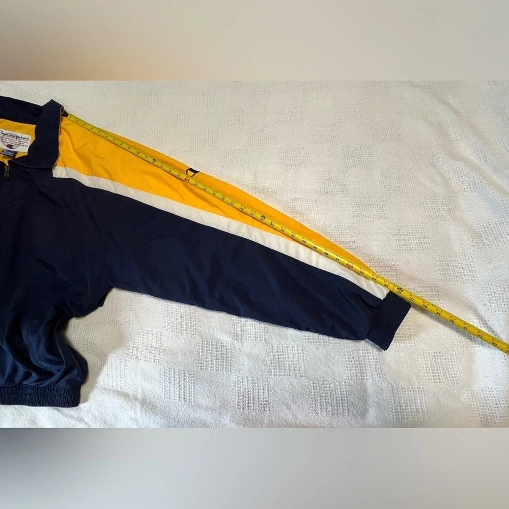 - VINTAGE 90S WINDBREAKER Champion